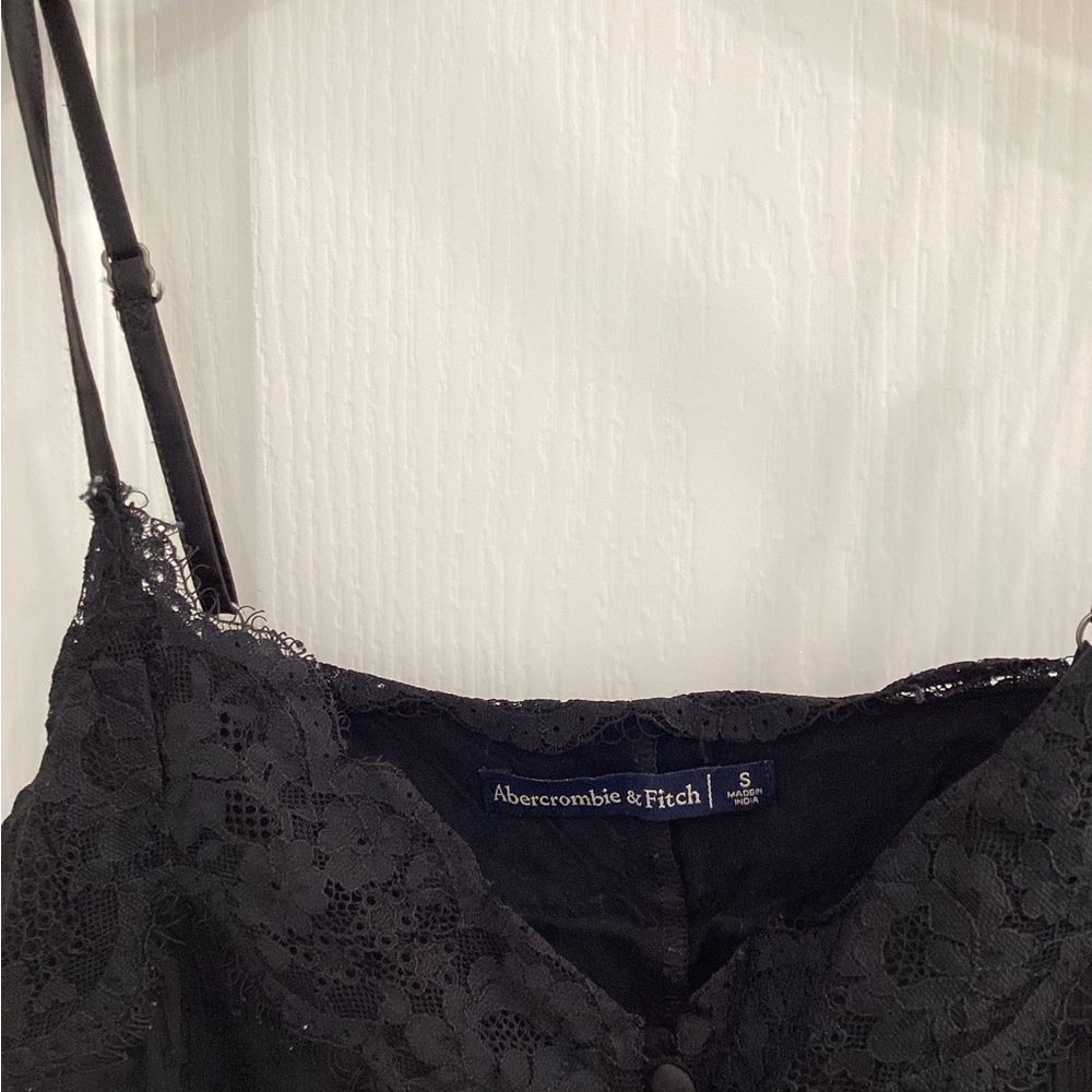 Abercrombie & Fitch Elegant Black Cami with Lace Detail - Picture 5 of 10